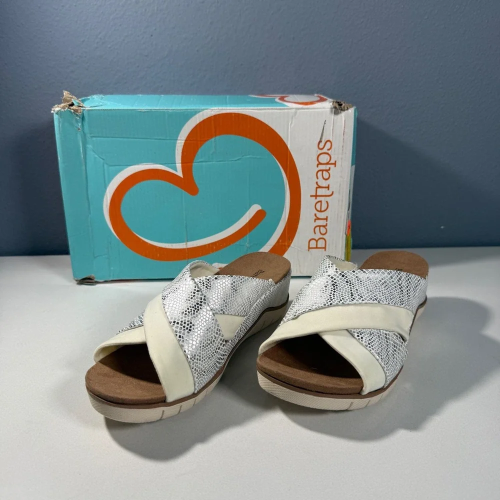 Baretraps Carmela Silver Snakeskin Wedge Sandals Womens‎ 5.5W